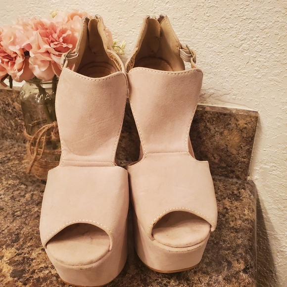 No Heel Platforms - Picture 5 of 7